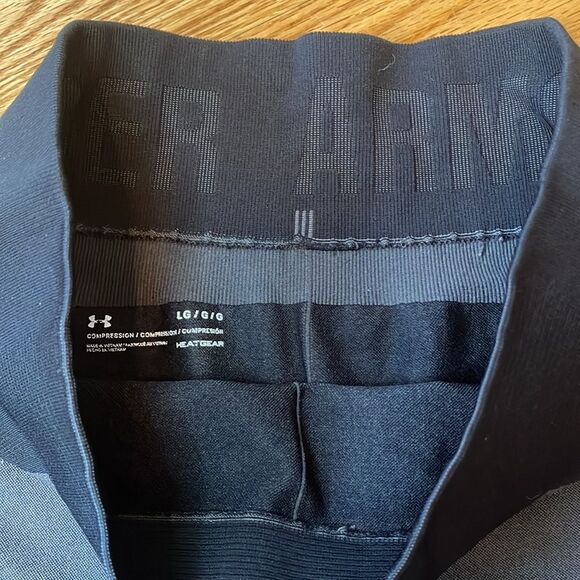 Under Armour Cropped Compression - Picture 2 of 7